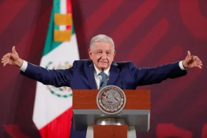 México pasó la prueba del «lunes negro» porque tenemos economía fuerte, presume AMLO