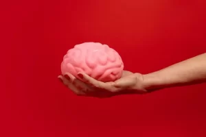 Marcapasos cerebral personalizado reduce los síntomas en pacientes con Parkinson