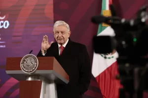 AMLO pide al INE que reparto de ‘pluris’ se ajuste a lo que establece la Constitución