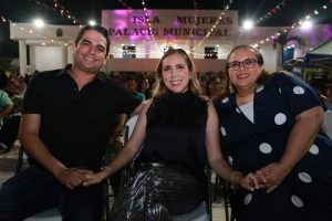 Cierran con broche de oro las Fiestas de Fundación de Isla Mujeres con baile de Paleto ‘La Voz de la Cumbia’