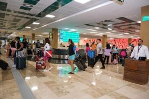 Constata Mara Lezama eficiencia en servicios al turismo en el Aeropuerto Internacional “Felipe Carrillo Puerto” de Tulum