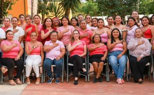 Pink Power une a las mujeres de Zona Continental de Isla Mujeres contra el cancer de mama