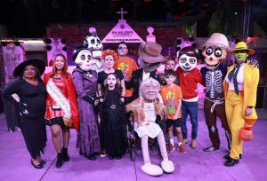 Gobierno Municipal celebra colorida Noche de Calaveritas en Isla Mujeres