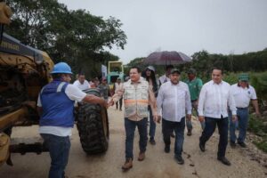 Impulsan conectividad rural con nuevas obras en Samahil