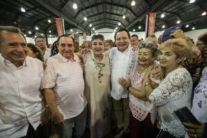 Homenajean a quienes forjaron la historia educativa de Yucatán 