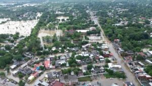 Intensas lluvias inundan a 48 municipios de Veracruz