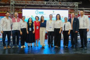 Exhorta Mara Lezama a estudiantes universitarios a tomar las mejores decisiones para transformar a México