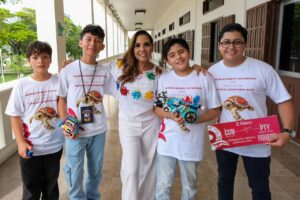 Respalda Mara Lezama a estudiantes quintanarroenses que competirán en la World Robot Olympiad 2025 en Panamá