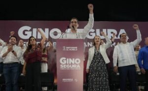 Gino Segura rinde su Primer Informe Legislativo con fuerza para transformar ante miles de quintanarroenses