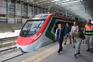 La Presidenta Claudia Sheinbaum Pardo, anuncia apertura del tren México-Toluca en enero de 2026