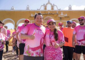 Izamal se pinta de rosa para impulsar la prevención del cáncer de mama 