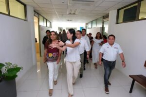 Presenta Mara Lezama nuevos laboratorios de la Universidad Politécnica de Bacalar, equipados con alta tecnología para la formación de las y los jóvenes