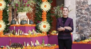 Palacio Nacional se llena de flores, colores, canto y fuego: Claudia Sheinbaum Pardo