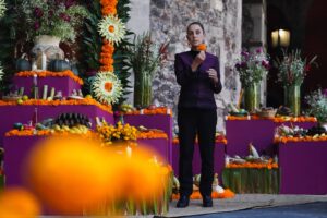 Este año dedicamos ofrenda de Día de Muertos a las mujeres indígenas, las ancestras de México: Presidenta Claudia Sheinbaum Pardo