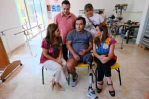 Mara y Vero Lezama entregan prótesis y transforman vidas a beneficiarios de Chetumal