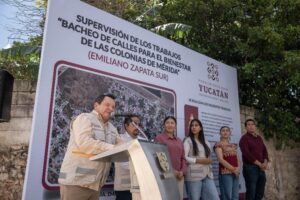 Gobernador Joaquín Díaz Mena recorre colonias del sur meridano para supervisar obras de mejora vial