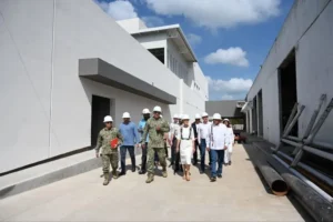 Claudia Sheinbaum Pardo, supervisa avances del Hospital General de Cárdenas; estará listo en marzo de 2026