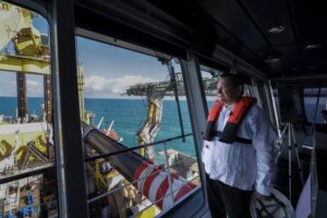 Gobernador Joaquín Díaz Mena e integrantes del CCE Yucatán supervisan avances del dragado del Puerto de Progreso 
