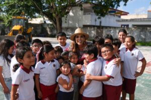 Anuncia Mara Lezama paquete de 15 domos en Cozumel para cuidar la salud y el bienestar de estudiantes