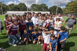 Gobierno del Renacimiento Maya entrega renovada cancha de fútbol 7 en Xocchel 