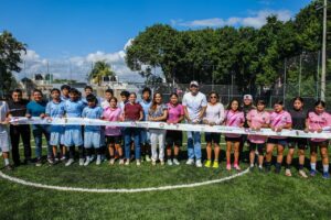 Totalmente renovada, Mara Lezama y Ana Paty Peralta entregan la cancha “Los Tules”, en la supermanzana 248