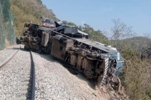 FGR inicia investigación por el descarrilamiento del Tren Interoceánico en Oaxaca