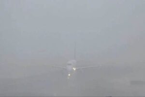 Suspende aterrizajes aeropuerto de CDMX por niebla