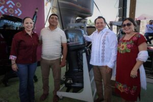 Entregan 177 motores para fortalecer la pesca en Yucatán