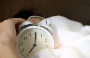 Modelo de IA podría predecir 130 enfermedades con datos de una sola noche de sueño: Estudio