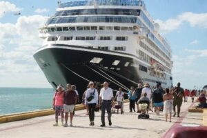 Yucatán fortalece su posicionamiento en la industria de cruceros con el primer arribo del Azamara Onward 
