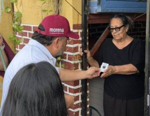 Jorge Sanén destaca fortalecimiento de Morena en Cancún con entrega de credenciales a militantes