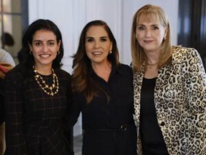 Participa Mara Lezama, junto con Shaikha Al Nowais, Secretaria General de la ONU Turismo, y Gloria Guevara, presidenta del WTTC, en mesa turística de alto nivel