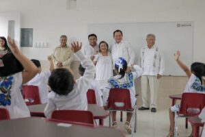 El Gobierno de Yucatán fortalece la educación con visión de futuro