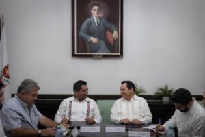 El Gobernador Joaquín Díaz Mena escucha al empresariado de Valladolid 