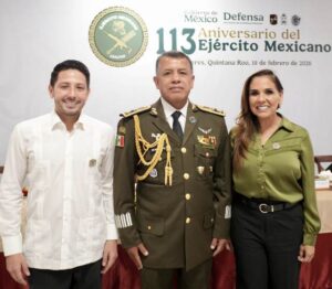 Renán Sánchez Tajonar acompaña a la Gobernadora Mara Lezama en el CXIII Aniversario del Ejército Mexicano