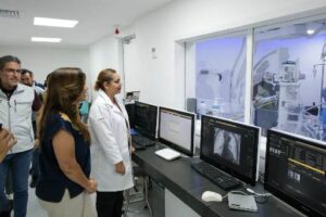 Entra en funcionamiento sala de hemodinamia en el Hospital General de Chetumal; directo a salvar vidas: Mara Lezama