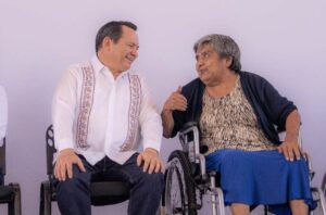 Entregan sillas de ruedas para ampliar oportunidades de movilidad e inclusión en Yucatán