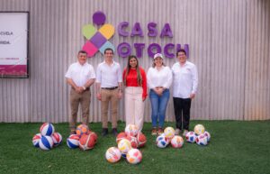 Niñas, niños y adolescentes de Casa Otoch reciben visita y charla motivacional de Rommel Pacheco