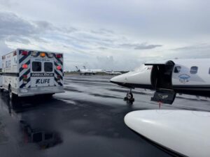 Atención oportuna y traslado aéreo para salvar vida en Quintana Roo