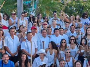 Consejo maya y Canoeros protestan en Playa del Carmen: Respaldo a la Travesía maya y llamado a la unidad