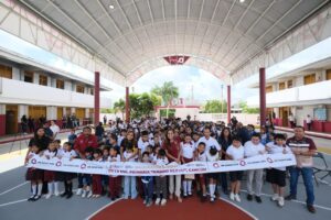 Inaugura Mara Lezama nuevo domo en primaria “Amado Nervo” de Cancún