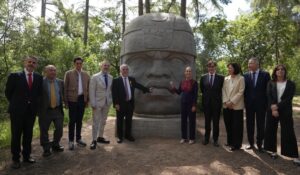 ​​Presidenta visita el Centro Nacional de Supercomputación de Barcelona en el marco de colaboración para el desarrollo de Coatlicue