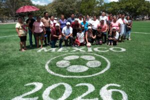 Supervisa Mara Lezama avance del 75% en cancha de fútbol “Las Ranitas” en Cancún del proyecto Mundial Social 2026