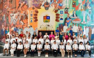 Renán Sánchez Tajonar da la bienvenida a niñas y niños del Parlamento Infantil