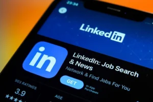 ONG denuncia a LinkedIn por vender los datos personales de sus usuarios