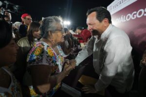 Gobierno de Yucatán atiende planteamientos de familias de Kanasín 