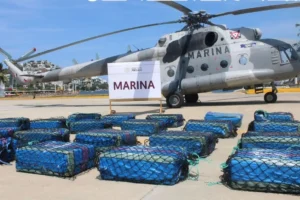 Asegura Marina embarcación con cocaína frente a costas de Guerrero; hay dos detenidos