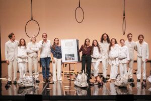 Mara Lezama encabeza develación de placa de “TITIZÉ, A Venetian Dream” en el Teatro de la Ciudad de Cancún