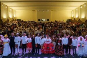 Mara Lezama inaugura, junto con Ana Paty Peralta, encuentro Cultural 2026 con más de 600 estudiantes en Cancún