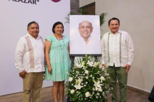 El Gobierno del Estado de Yucatán distingue la trayectoria del profesor Roger Hervé Aguilar Salazar
